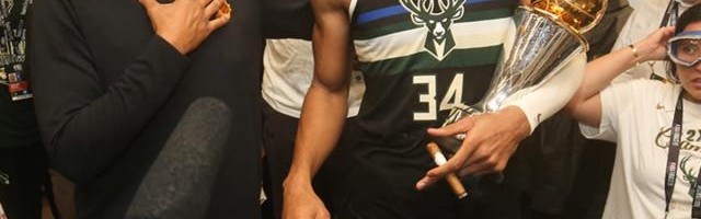 世界杯预选赛下载-运动家精神！字母哥夺冠后邀请蒙蒂来更衣室讲话