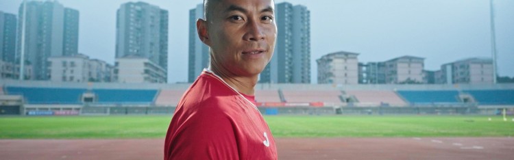 世预赛手机观看平台-重庆铜梁龙公布教练组名单，黄希扬转型助理教练