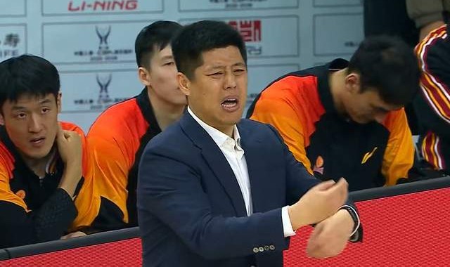 世预赛高清直播入口-一个赛季被罚8次，总罚金高达27万元，最惨球队出炉，裁判却无恙